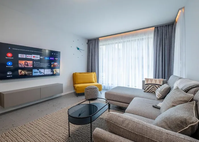 Emirates Lux Apartment And Parking