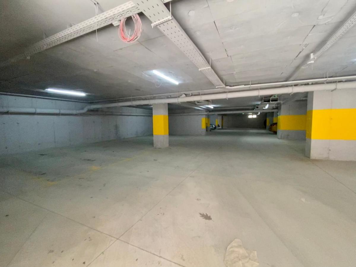 Emirates Lux And Parking Appartement *